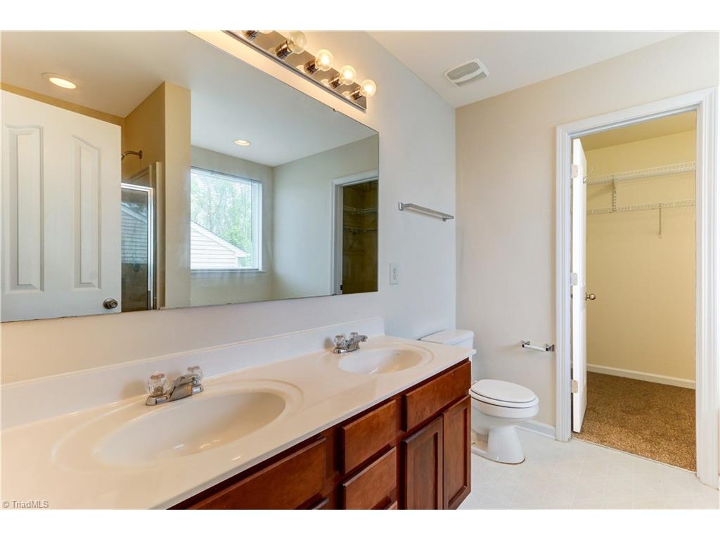 2139 Cliffvale Dr, High Point, NC 27262 photo 16