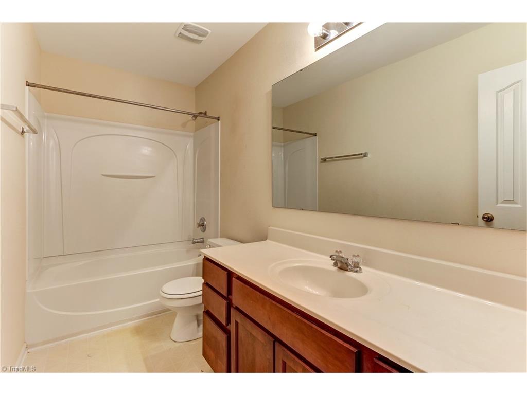 2139 Cliffvale Dr, High Point, NC 27262 photo 21