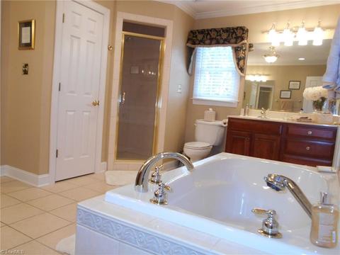 1206 Devlin Ct, High Point, NC 27262 photo 16