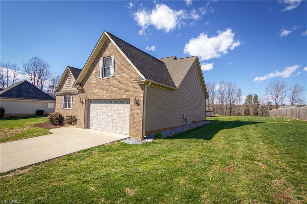 2951 Clear Ridge Dr, Trinity, NC 27370 photo 4