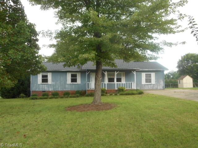 4048 Cresent Ave, Trinity, NC 27370 photo 1