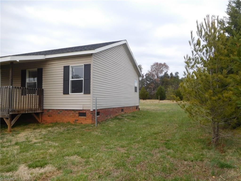 4629 Roundleaf Rd, Ramseur, NC 27316 photo 2