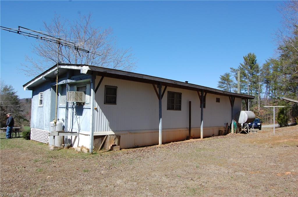 648 Traphill Mill Rd, Traphill, NC 28685 photo 25