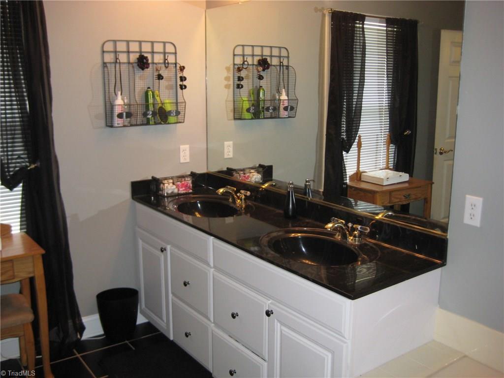 8133 Hampton Rd, Clemmons, NC 27012 photo 12
