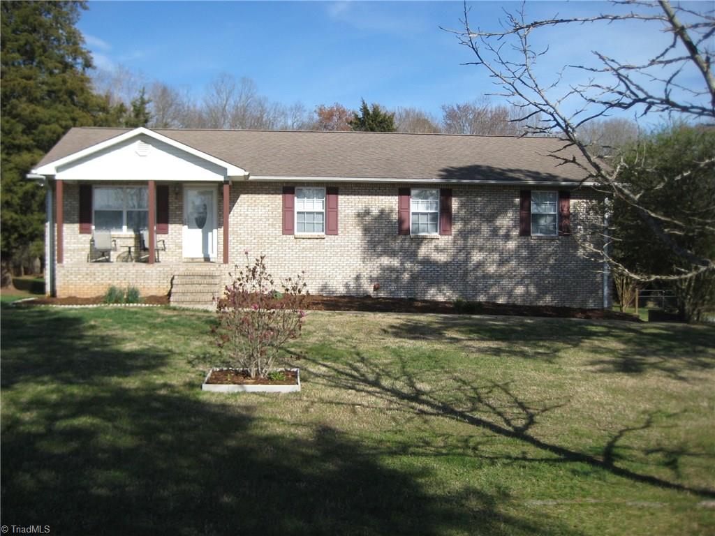 8133 Hampton Rd, Clemmons, NC 27012 photo 1