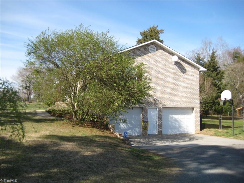 8133 Hampton Rd, Clemmons, NC 27012 photo 4