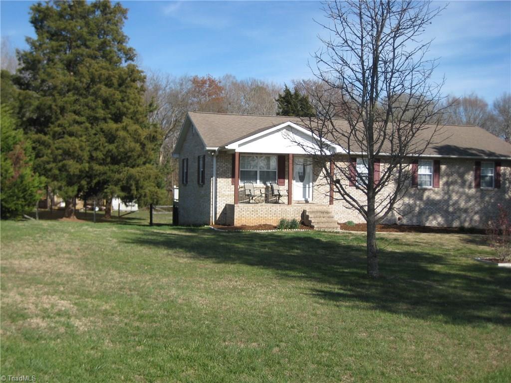8133 Hampton Rd, Clemmons, NC 27012 photo 3