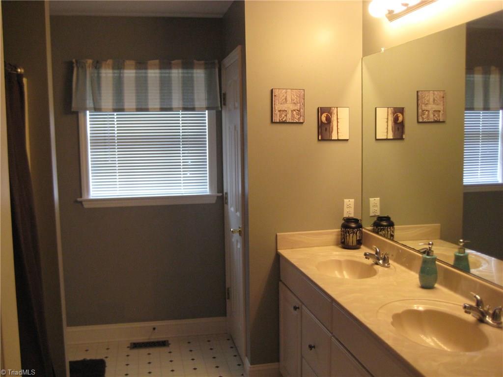 8133 Hampton Rd, Clemmons, NC 27012 photo 18