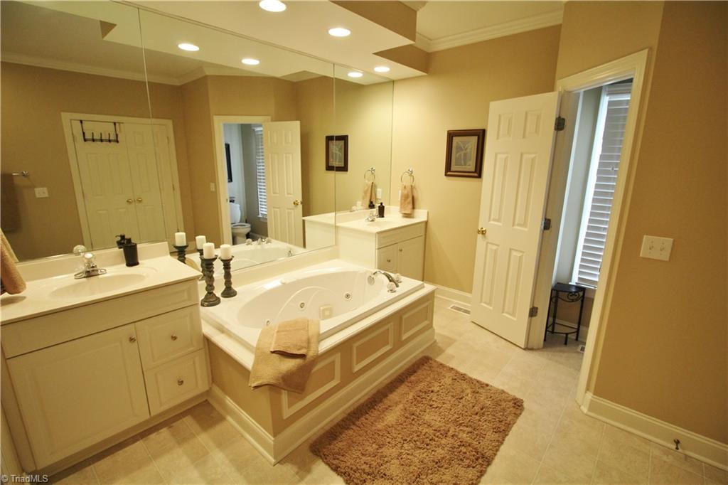 2446 Willard Rd, High Point, NC 27265 photo 13