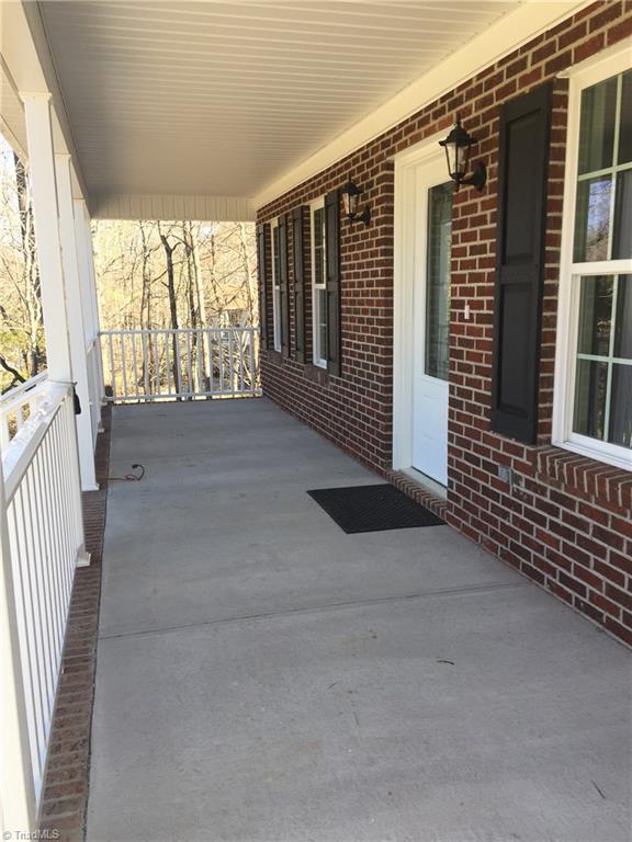 4811 Whisper Oak Dr, Trinity, NC 27370 photo 2