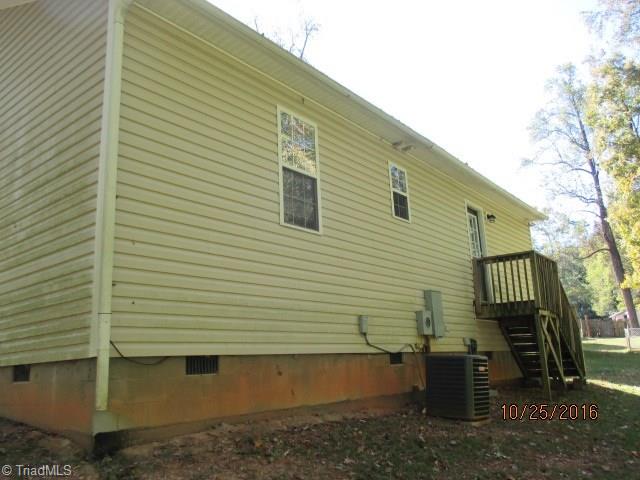 835 Pine Circle Dr, High Point, NC 27265 photo 11