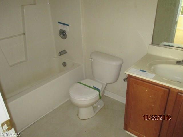835 Pine Circle Dr, High Point, NC 27265 photo 5