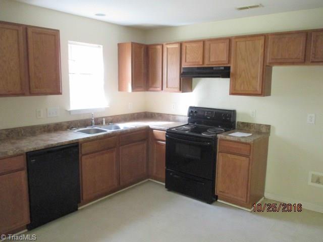 835 Pine Circle Dr, High Point, NC 27265 photo 3