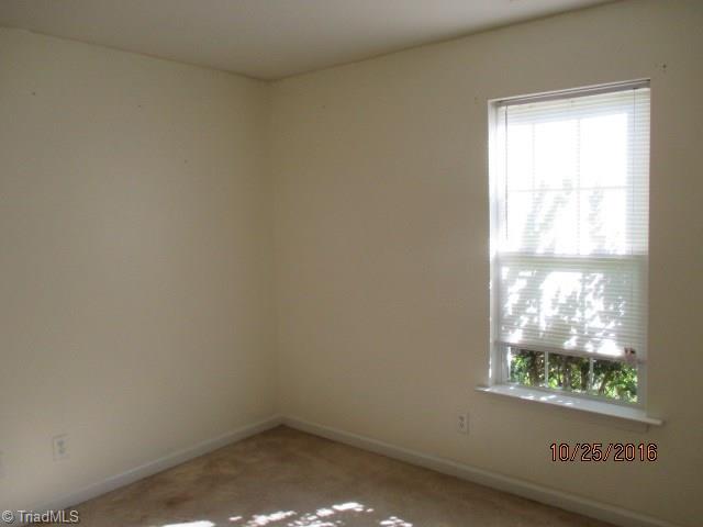835 Pine Circle Dr, High Point, NC 27265 photo 6