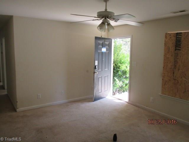 835 Pine Circle Dr, High Point, NC 27265 photo 2