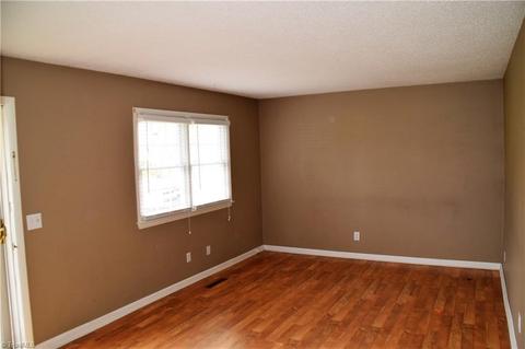 108 Ember Ct, King, NC 27021 photo 2