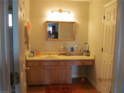 203 E Silver St Regan Rd, Lexington, NC 27292 photo 7