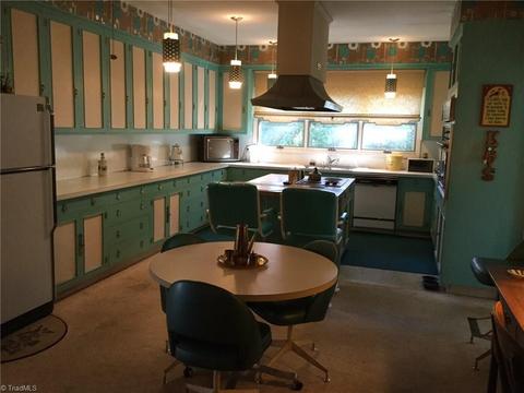 217 Spring St, Thomasville, NC 27360 photo 7