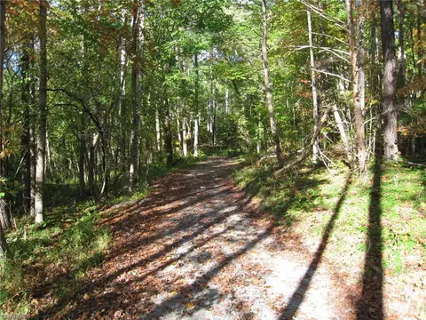 191 Key St, Pilot Mountain, NC 27041 photo 18