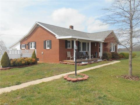 3948 Siloam Rd, Dobson, NC 27017 photo 1