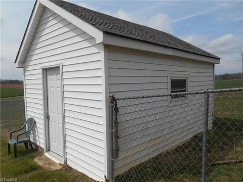 3948 Siloam Rd, Dobson, NC 27017 photo 2