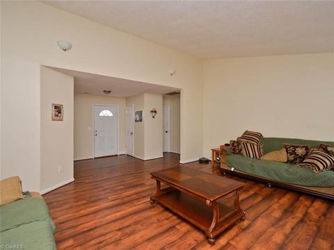 107 Oak Pointe Dr, King, NC 27021 photo 5