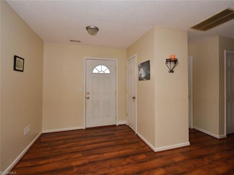 107 Oak Pointe Dr, King, NC 27021 photo 2