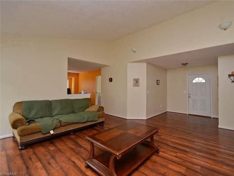 107 Oak Pointe Dr, King, NC 27021 photo 6