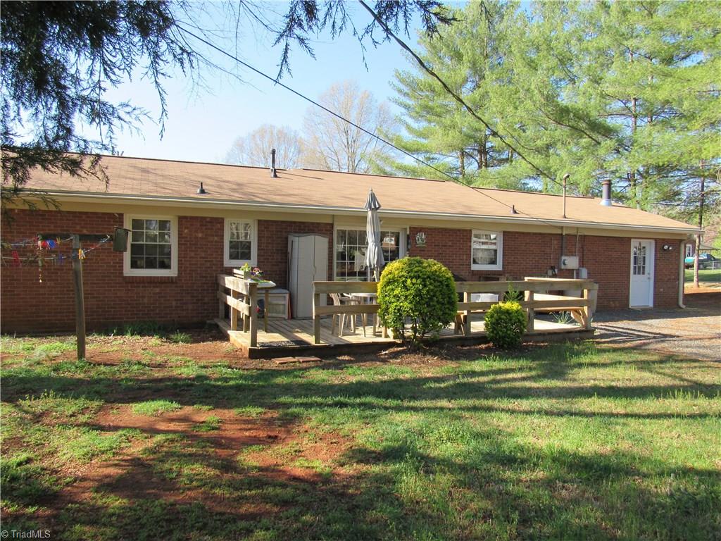 224 Stonehedge Dr, King, NC 27021 photo 4