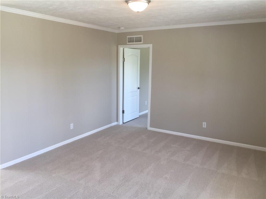 1132 Hillview Dr, King, NC 27021 photo 3