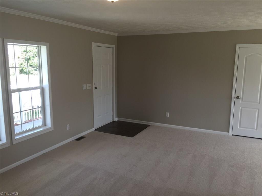 1132 Hillview Dr, King, NC 27021 photo 2
