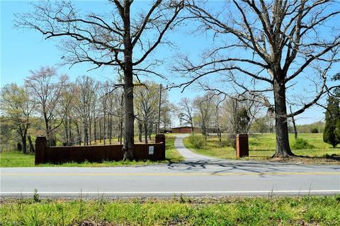 490 K Fork Rd, Madison, NC 27025 photo 2