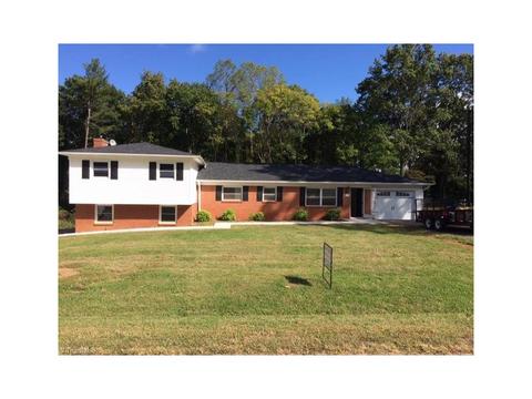 217 Circle Dr, Dobson, NC 27017 photo 1