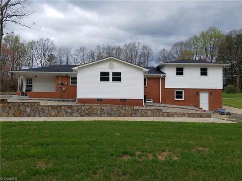 217 Circle Dr, Dobson, NC 27017 photo 8
