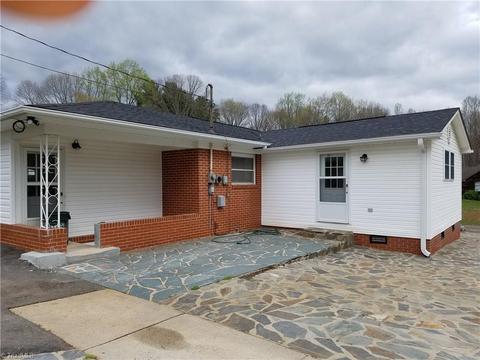 217 Circle Dr, Dobson, NC 27017 photo 6