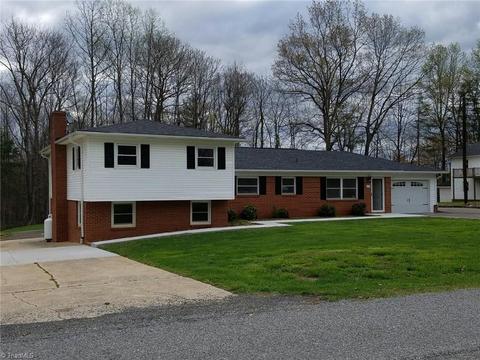 217 Circle Dr, Dobson, NC 27017 photo 5