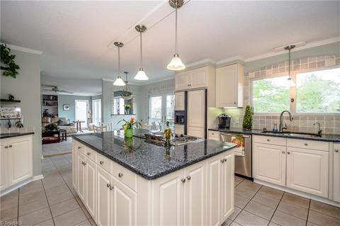 20400 Havenview Dr, Cornelius, NC 28031 photo 9