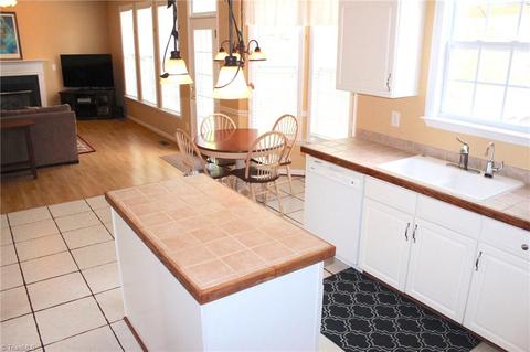 4015 Preswick Ct, High Point, NC 27265 photo 7