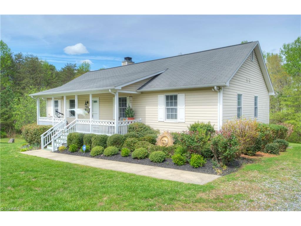 121 Red Wing Rd, Madison, NC 27025 photo 1