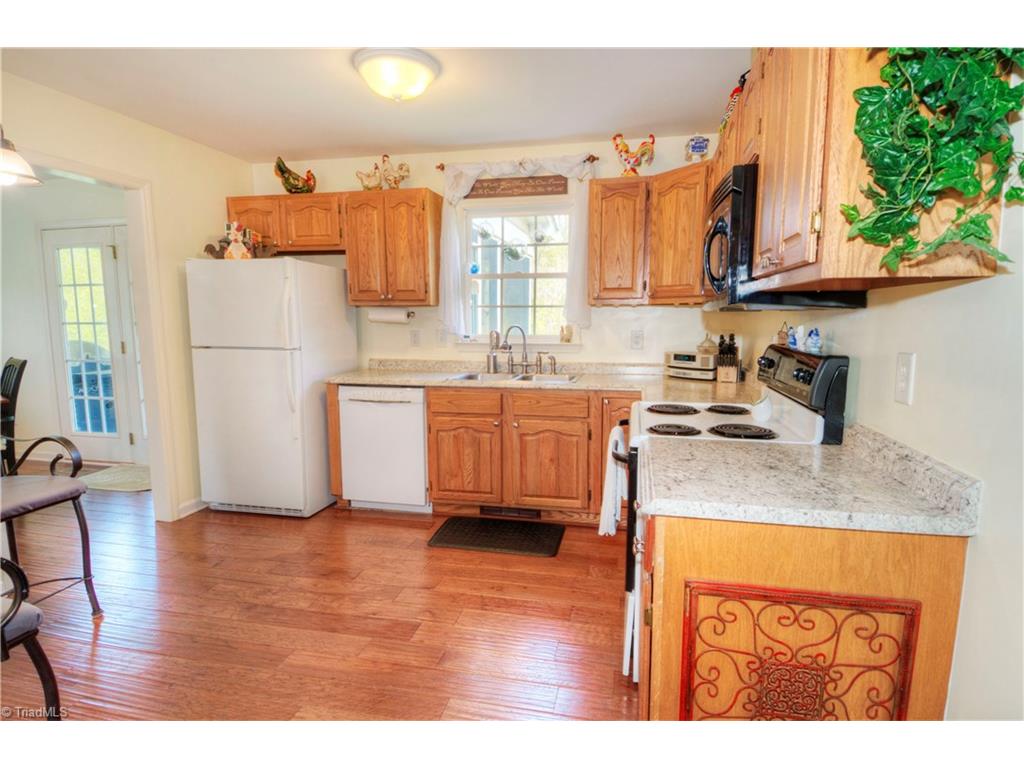 121 Red Wing Rd, Madison, NC 27025 photo 7