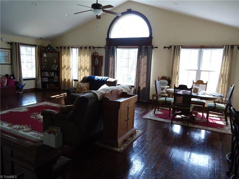 1052 Carson Rd, Pilot Mountain, NC 27041 photo 12