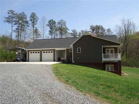 1052 Carson Rd, Pilot Mountain, NC 27041 photo 5
