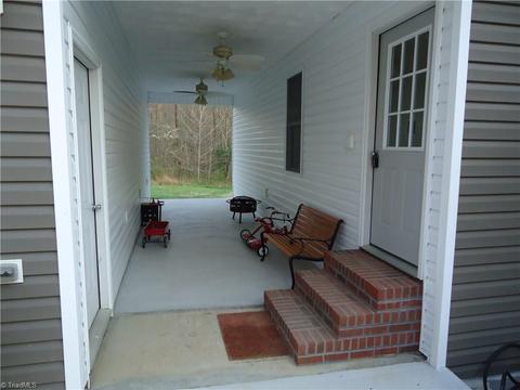 1052 Carson Rd, Pilot Mountain, NC 27041 photo 8