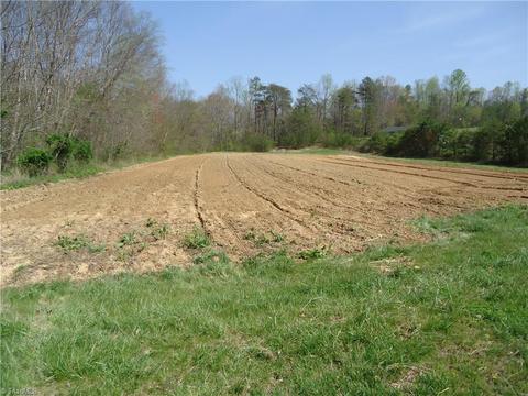1052 Carson Rd, Pilot Mountain, NC 27041 photo 24