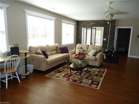 1052 Carson Rd, Pilot Mountain, NC 27041 photo 15