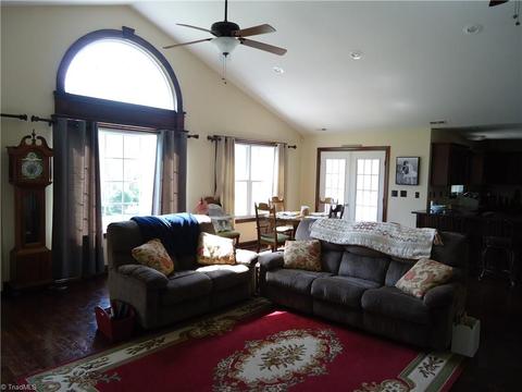 1052 Carson Rd, Pilot Mountain, NC 27041 photo 27