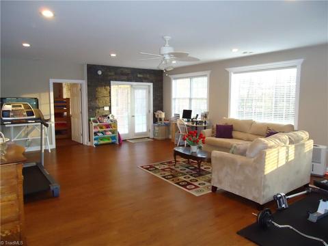 1052 Carson Rd, Pilot Mountain, NC 27041 photo 16