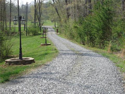 1052 Carson Rd, Pilot Mountain, NC 27041 photo 25