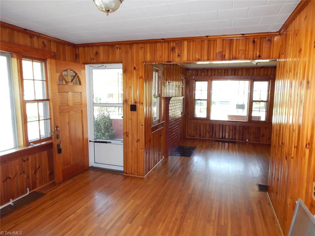 156 Spring St, Elkin, NC 28621 photo 8