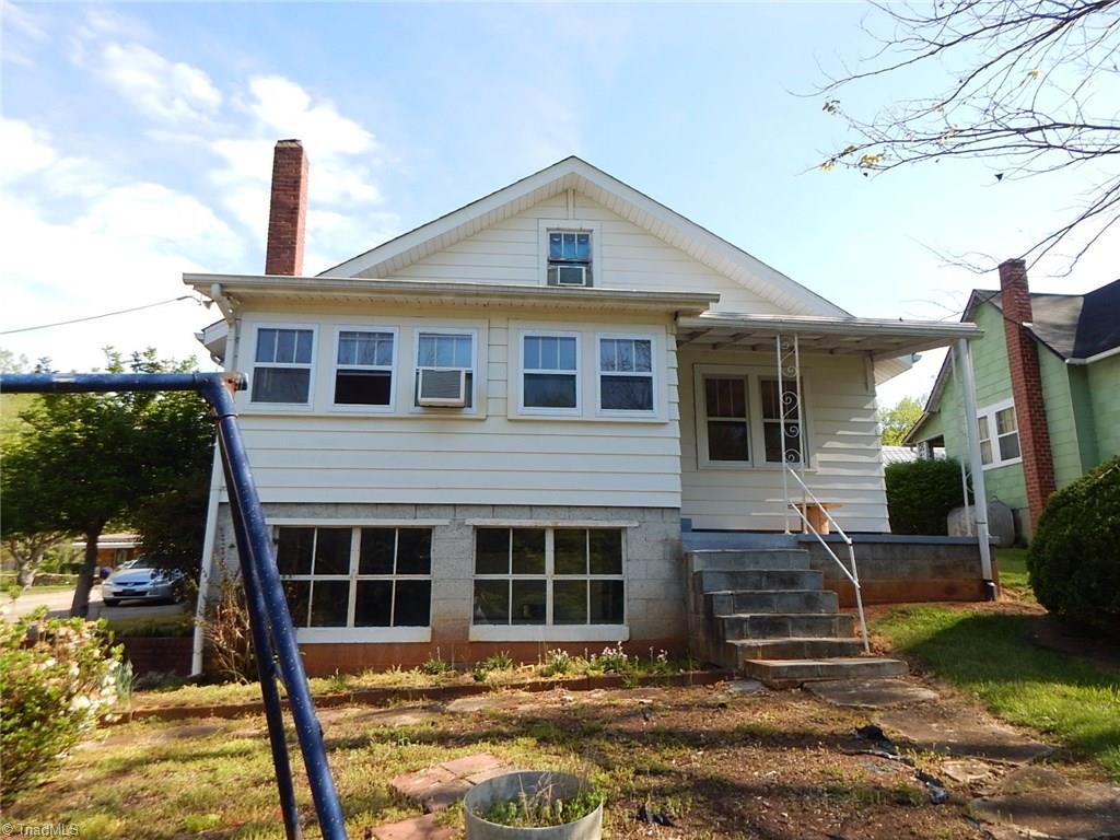 156 Spring St, Elkin, NC 28621 photo 14